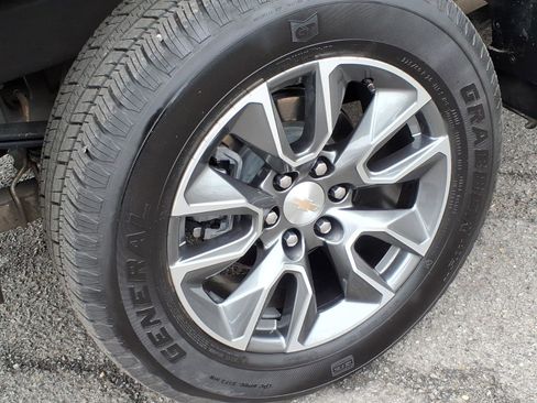 Used 2025 Chevrolet Silverado 1500 LT image 8