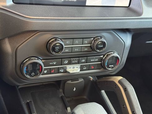 New 2026 Ford Bronco Badlands image 16