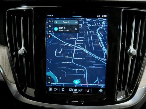 Used 2023 Volvo V60 B5 Cross Country Ultimate w/ Climate Package image 17