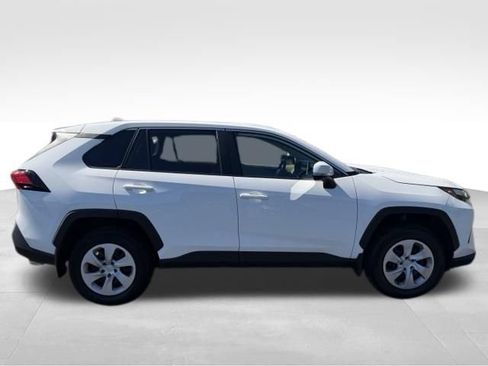 Used 2025 Toyota RAV4 LE AWD/4WD image 8