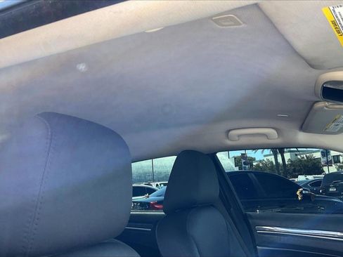 Used 2018 Chrysler 300 Touring w/ Sport Appearance Package image 22