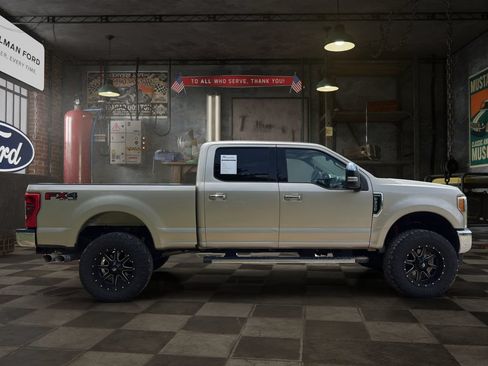 Used 2017 Ford F250 Lariat w/ Lariat Ultimate Package AWD/4WD image 7