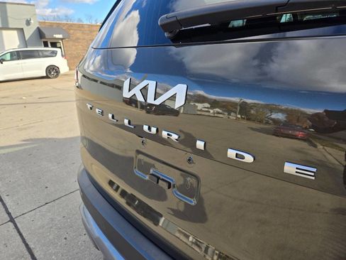 Used 2022 Kia Telluride EX image 14