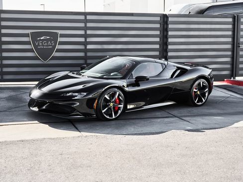 Used 2024 Ferrari SF90 Spider image 6