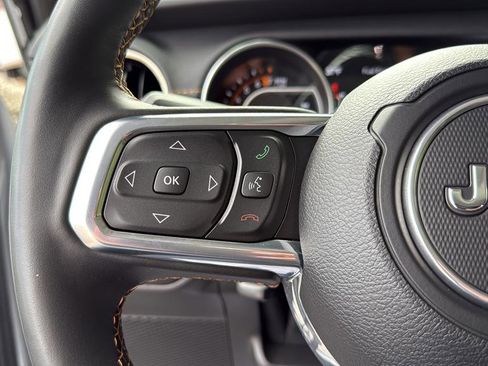 Used 2022 Jeep Gladiator Overland image 20