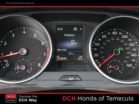 Used 2018 Volkswagen Tiguan SE w/ Panoramic Sunroof Package image 7