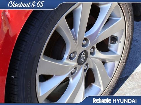 Used 2016 Hyundai Veloster FWD image 24