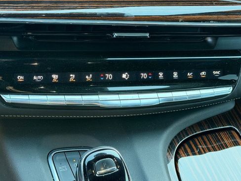 Used 2022 Cadillac Escalade Premium Luxury w/ Performance Package image 25