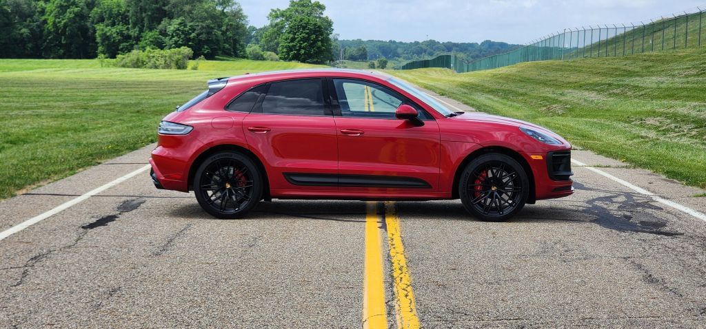 Used 2022 Porsche Macan GTS AWD/4WD image 28