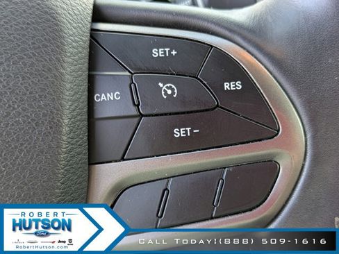 Used 2019 Jeep Cherokee Latitude Plus w/ Comfort/Convenience Group image 20