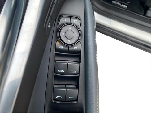 Used 2022 Buick Enclave Premium image 33