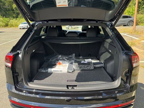 New 2026 Volkswagen Atlas Cross Sport SE image 14