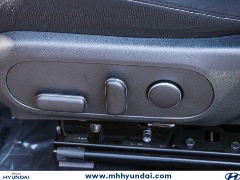 Certified 2025 Hyundai Kona SEL AWD/4WD image 20