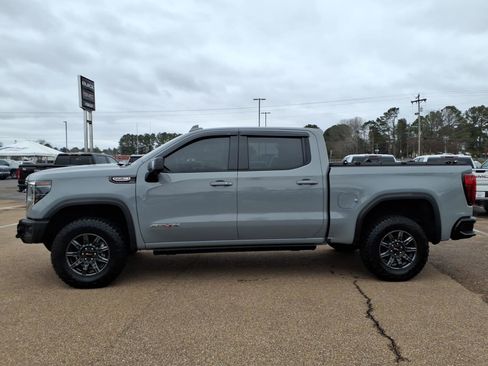 Used 2025 GMC Sierra 1500 AT4X image 1