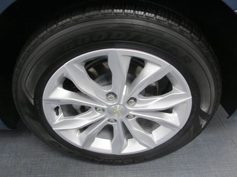 Used 2025 Chevrolet Malibu LT FWD image 13