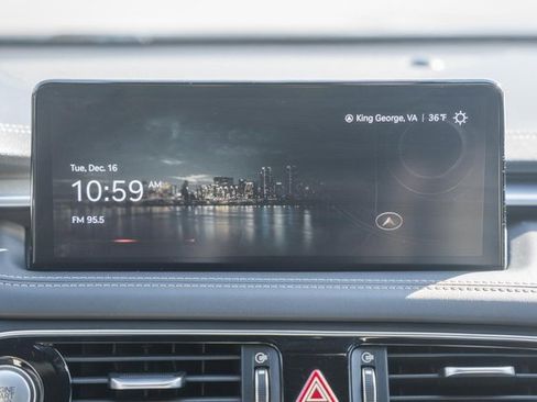 Used 2023 Genesis G70 2.0T image 19