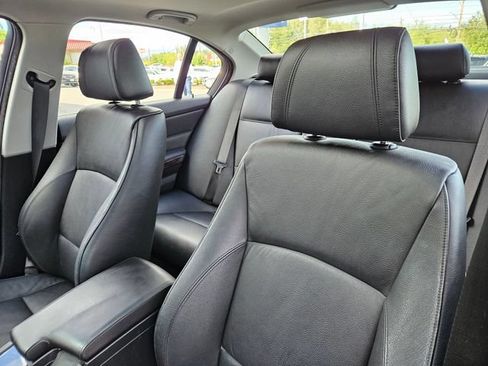 Used 2006 BMW 330i Sedan RWD image 16