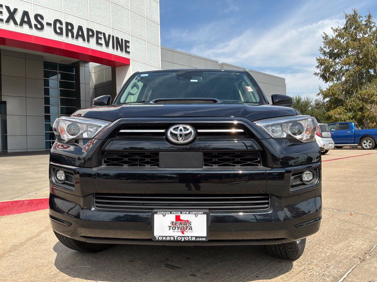 Used 2024 Toyota 4Runner TRD Sport AWD/4WD image 3