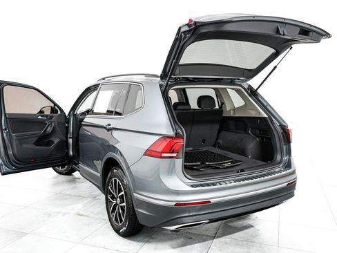 Used 2021 Volkswagen Tiguan SE w/ Panoramic Sunroof Package AWD/4WD image 12