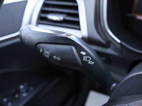 Used 2020 Ford Fusion SE FWD image 34