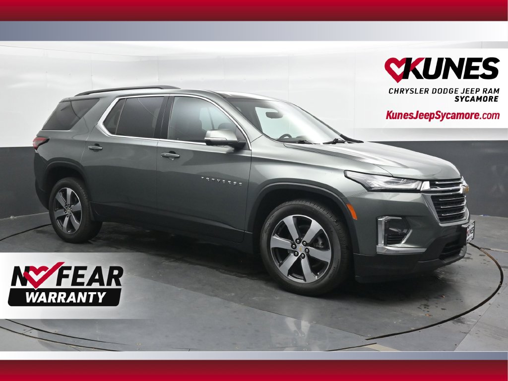 Used 2022 Chevrolet Traverse LT w/ LT Premium Package AWD/4WD image 1