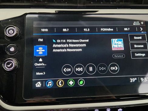 Used 2022 Chevrolet Bolt EUV LT w/ Convenience Package image 17