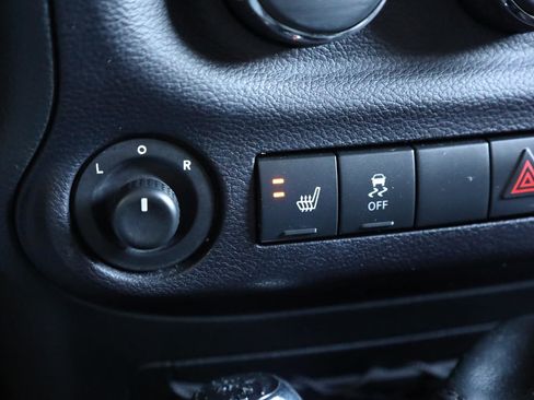 Used 2016 Jeep Wrangler Sahara w/ Mopar Chrome Edition Group image 29