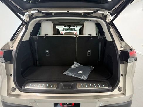 Used 2026 INFINITI QX60 Luxe w/ Family Package image 8