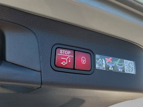 New 2026 Mercedes-Benz GLS 450 4MATIC image 6