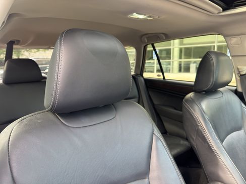 Used 2019 Subaru Outback 2.5i Limited AWD/4WD image 18