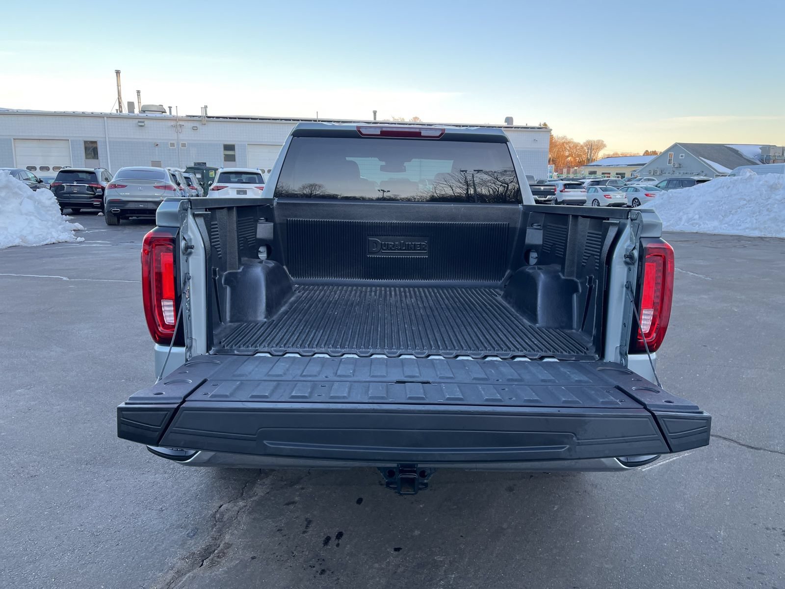 Used 2025 GMC Sierra 1500 SLT AWD/4WD image 19
