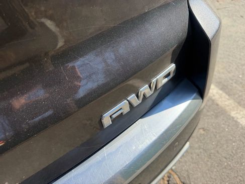 Used 2013 GMC Acadia Denali image 14