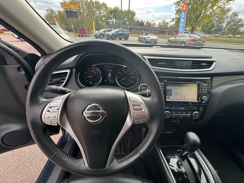 Used 2015 Nissan Rogue SL w/ SL Premium Package image 16
