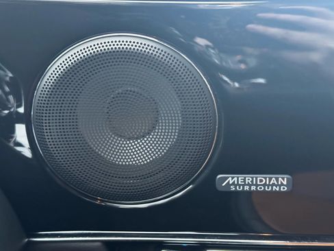 Used 2015 Jaguar XJ R image 28