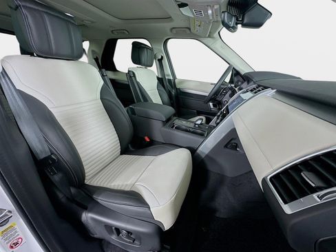 Used 2025 Land Rover Discovery Dynamic SE AWD/4WD image 30