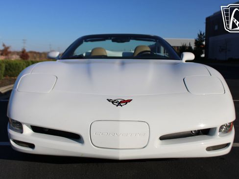 Used 1998 Chevrolet Corvette Convertible RWD image 24