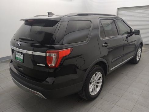 Used 2017 Ford Explorer XLT w/ Equipment Group 202A FWD image 9