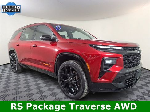 Used 2024 Chevrolet Traverse RS w/ LPO, Floor Liner Package image 1