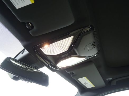 New 2026 BMW 330i Sedan w/ Convenience Package image 21