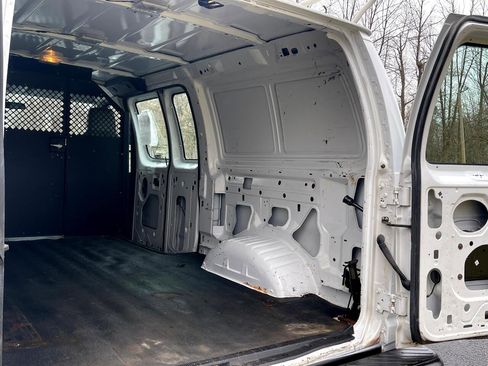 Used 2013 Ford E-150 and Econoline 150 RWD image 25