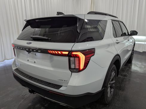 Used 2026 Ford Explorer Active w/ Active Comfort Package AWD/4WD image 7