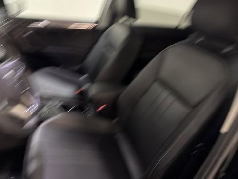 Certified 2023 Volkswagen Tiguan SE FWD image 13