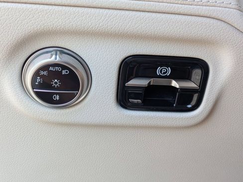 Used 2023 Mercedes-Benz EQS 450+ Sedan image 11