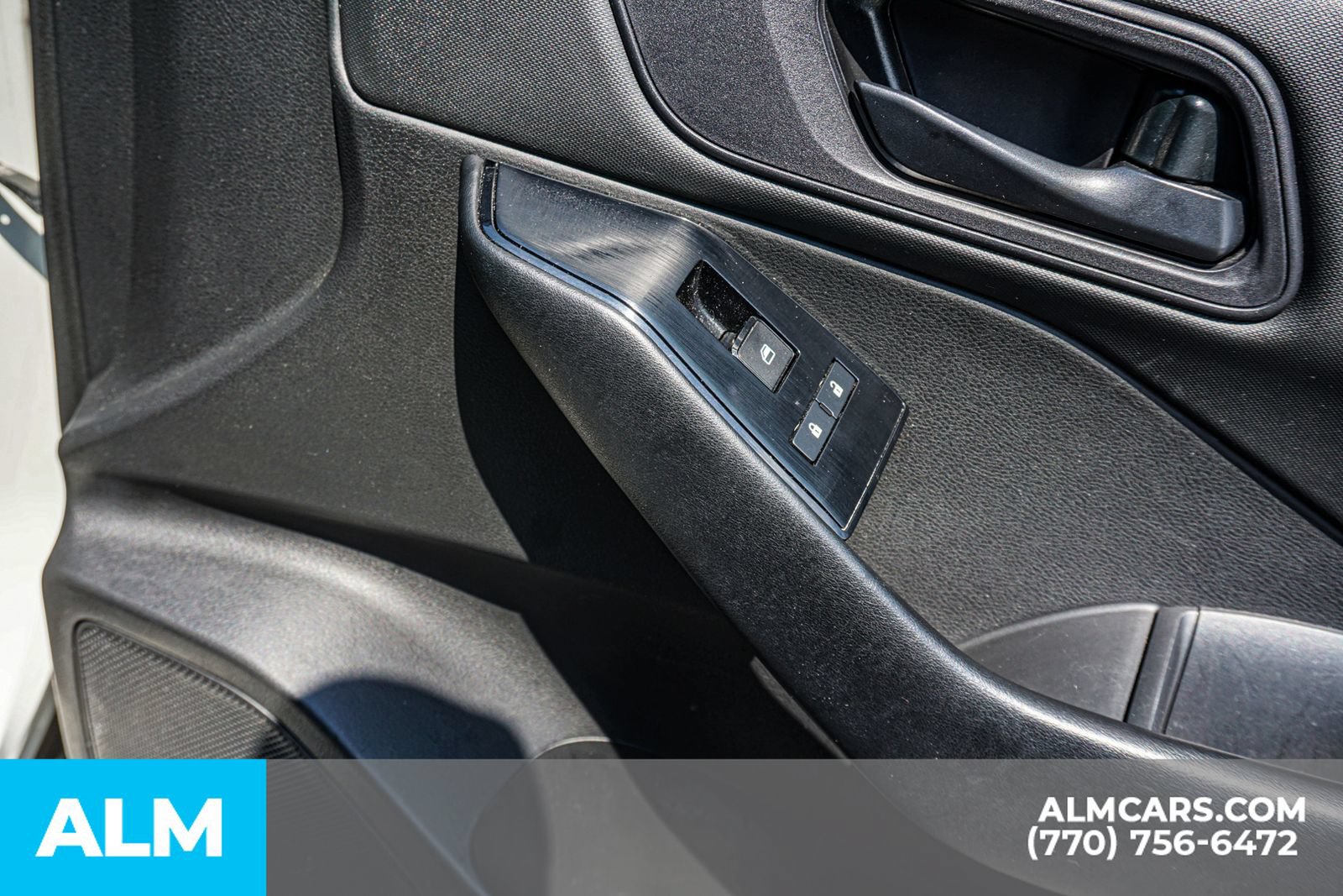 Used 2024 Nissan Rogue S FWD image 45