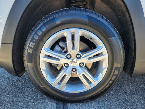 Used 2024 GMC Terrain SLE image 15