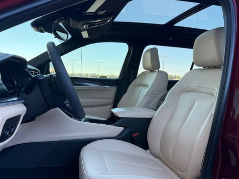 Used 2024 Jeep Grand Cherokee L Limited image 10