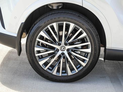 Certified 2025 Lexus RX 350 w/ Convenience Package AWD/4WD image 11