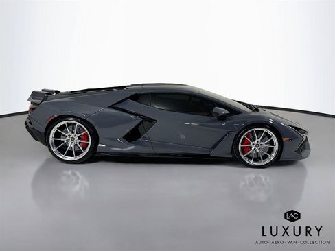 Used 2024 Lamborghini Revuelto AWD/4WD image 5