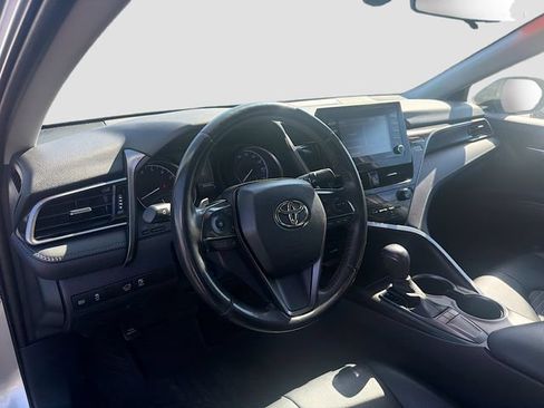 Used 2023 Toyota Camry SE FWD image 9