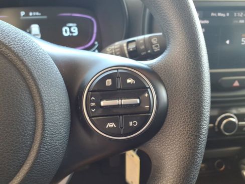 Used 2025 Kia Soul LX w/ LX Technology Package FWD image 15